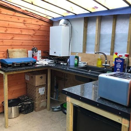 فندق Cox Hill Glamping Badger ترورو المظهر الخارجي الصورة