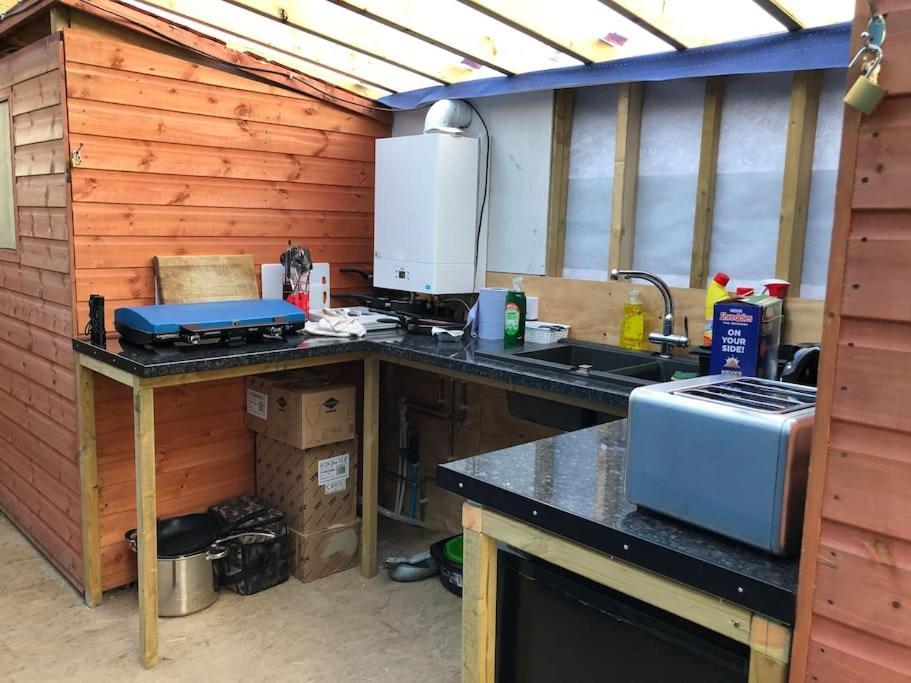 فندق Cox Hill Glamping Badger ترورو المظهر الخارجي الصورة