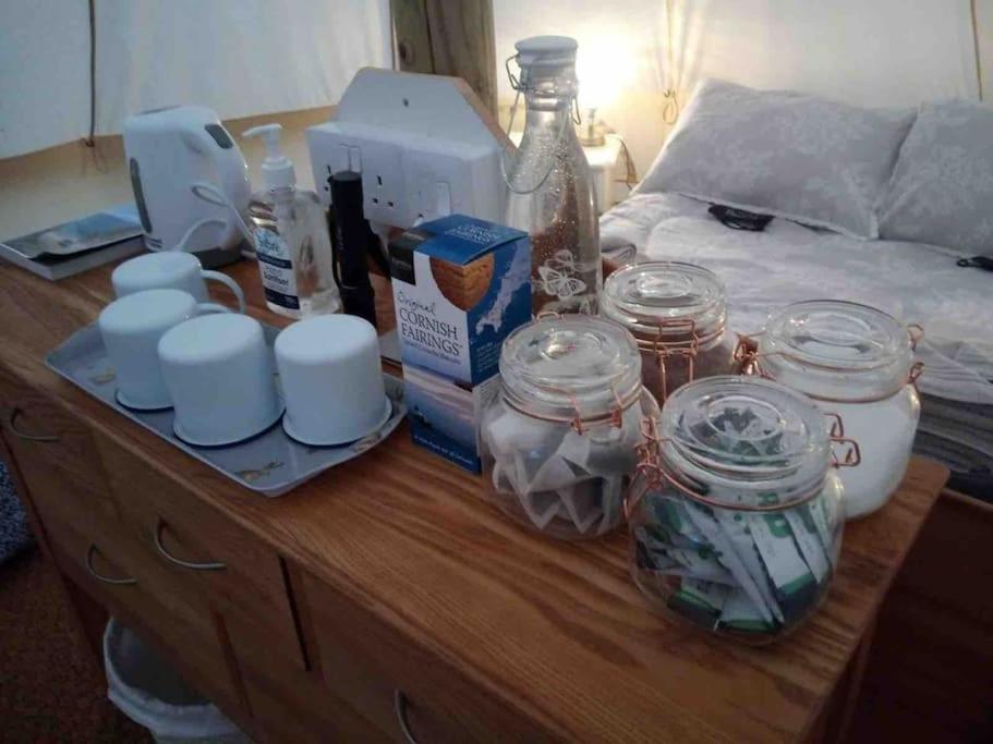 فندق Cox Hill Glamping Badger ترورو المظهر الخارجي الصورة