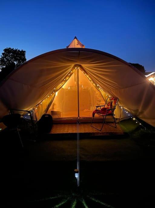 فندق Cox Hill Glamping Badger ترورو المظهر الخارجي الصورة
