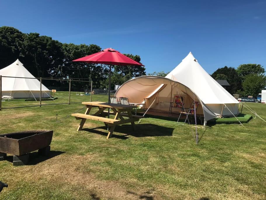 فندق Cox Hill Glamping Badger ترورو المظهر الخارجي الصورة